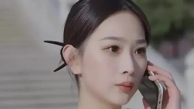 《爱随秋风起》：一段刻骨铭心的爱恋，在落叶与回忆中悄然绽放